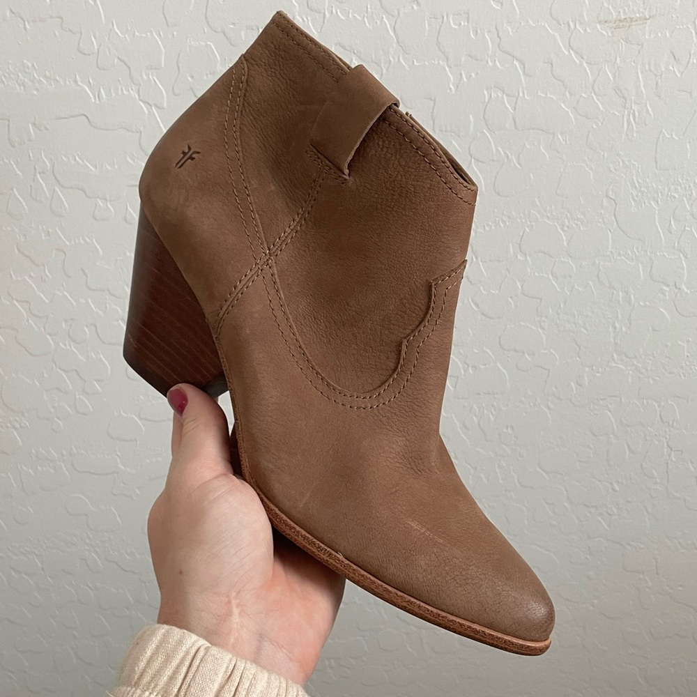 New Frye Tan Suede Leather Reina Heeled Ankle Booties